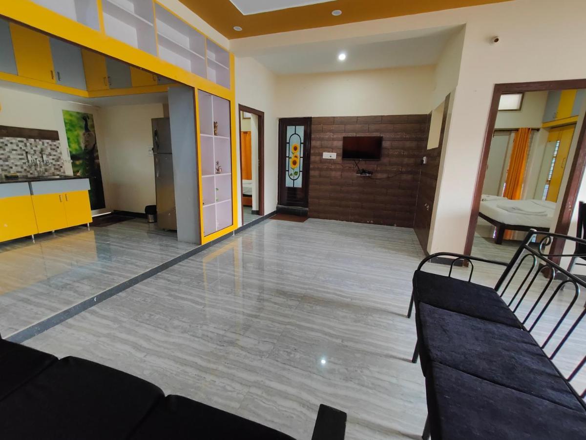 Yellow House Apartment Mysore Bagian luar foto